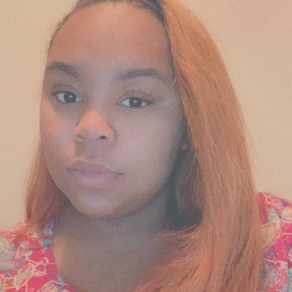 Profile Picture of Kamella Wolfork (@kamella) on Poshmark