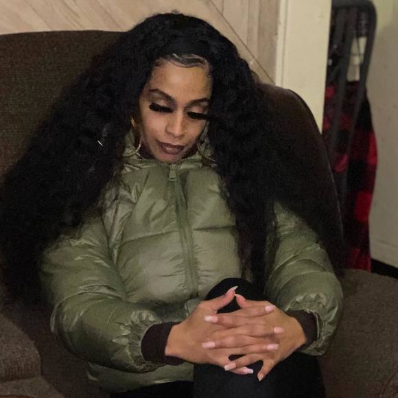 Profile Picture of Leemah Smith (@leemahsmith) on Poshmark