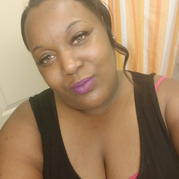 Profile Picture of Lyrasha Pulliam (@lyrasha) on Poshmark