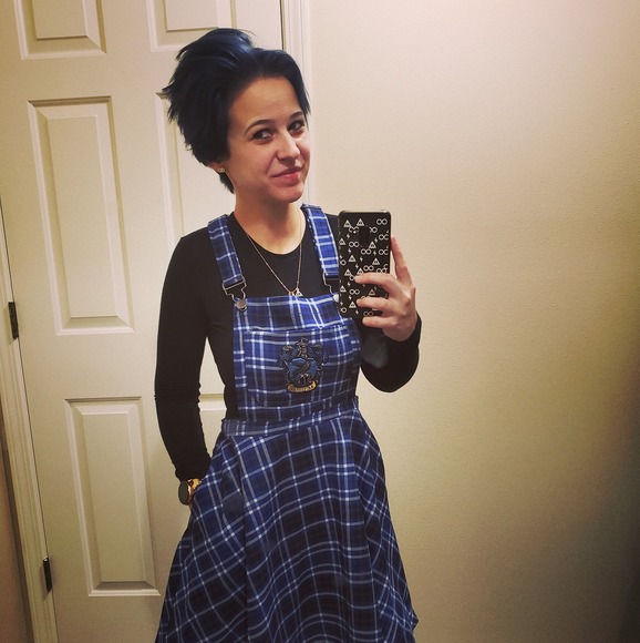 Profile Picture of Hazelle Bennett (@hb022396) on Poshmark