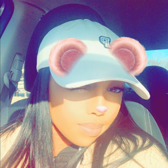 Profile Picture of Blanche Thompson (@bthomp1998) on Poshmark
