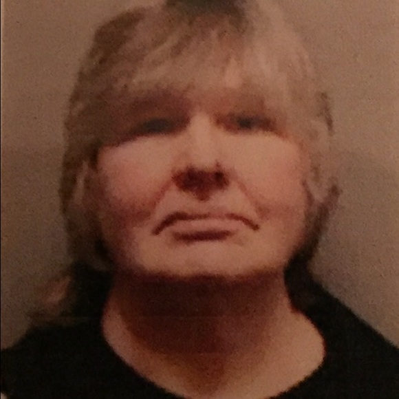 Profile Picture of Beth Pajakinas (@thepaj7) on Poshmark