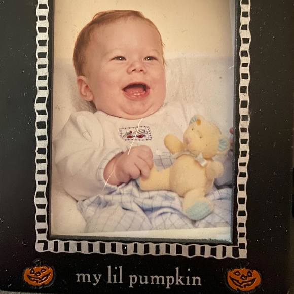 Profile Picture of Betty Konikoff (@bettykonikoff) on Poshmark