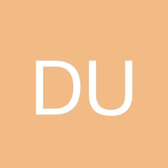 Profile Picture of Danielle Usselman (@d_usselman) on Poshmark