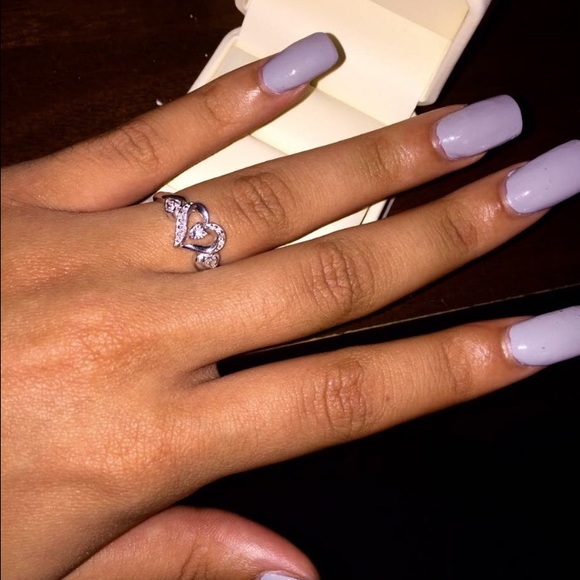 Profile Picture of Edwynnr Bunbury (@sexyleg69) on Poshmark