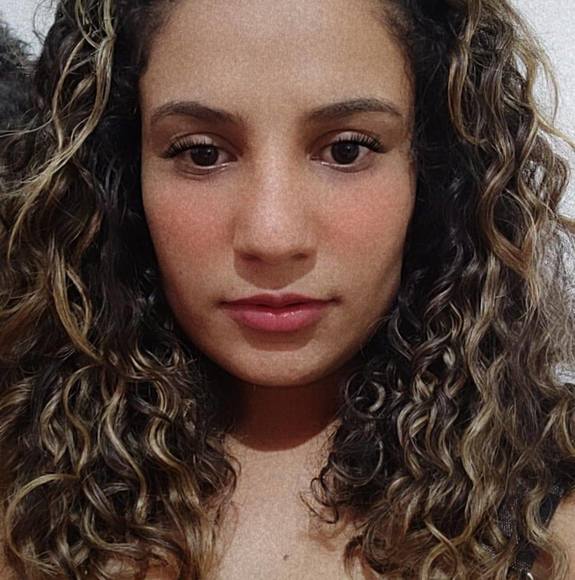 Géssica Santos - Poshmark Profile Picture of Géssica Santos (@gessicards) on Poshmark