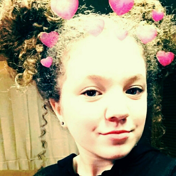 Profile Picture of Samantha Sorrell (@samanthasorrel1) on Poshmark