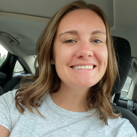 Melissa Cardile - Poshmark Profile Picture of Melissa Cardile (@melissacardile) on Poshmark