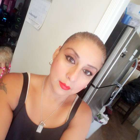 Profile Picture of Rita Cordova (@rita_cordova) on Poshmark