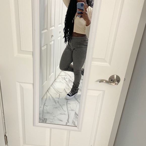 Profile Picture of Iyanna Zackery (@iyannazackery) on Poshmark