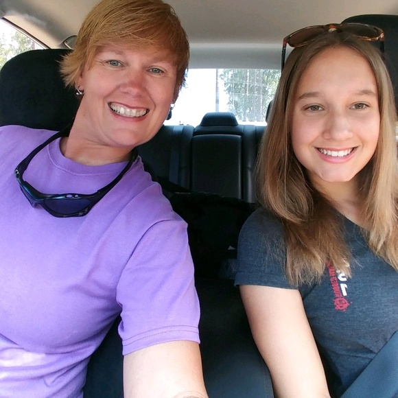 Profile Picture of Mari Bennett (@lmo208) on Poshmark