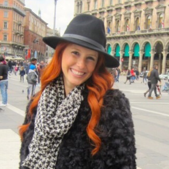 Profile Picture of Katelynn Moody (@kateinaustin) on Poshmark