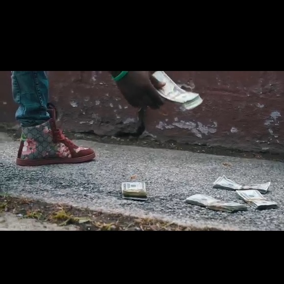 Profile Picture of Gabriel Gomez (@6abriel6ii) on Poshmark