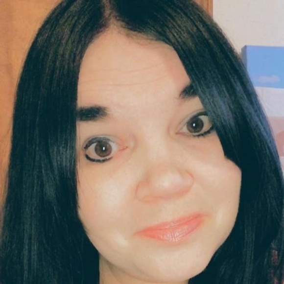 Profile Picture of Amy Woolson (@aoph124) on Poshmark