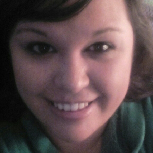Profile Picture of Christin Crider (@kharizmanicole) on Poshmark