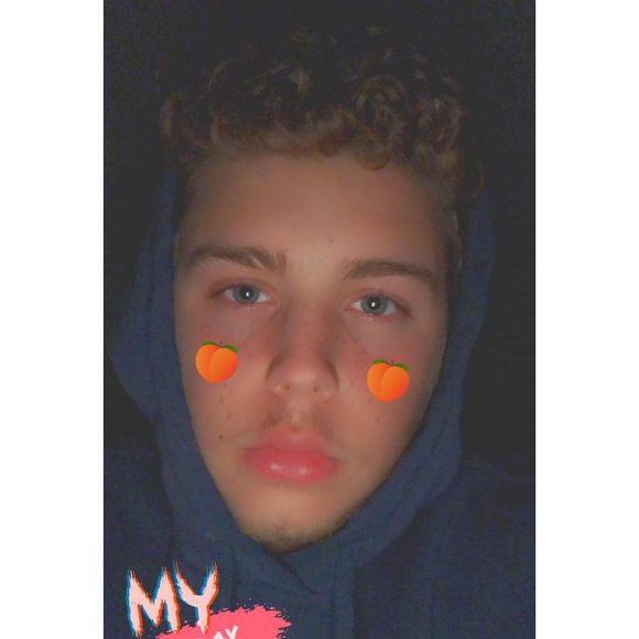 Profile Picture of Brandon Farrell (@brandonf7_) on Poshmark
