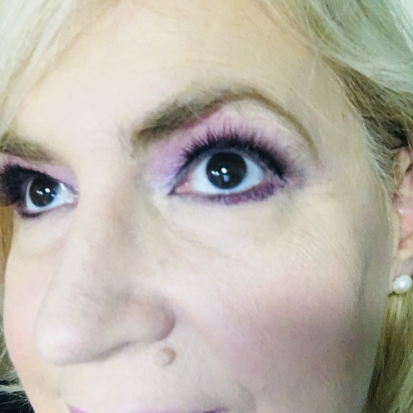 Profile Picture of Iris Cabello (@icabello) on Poshmark