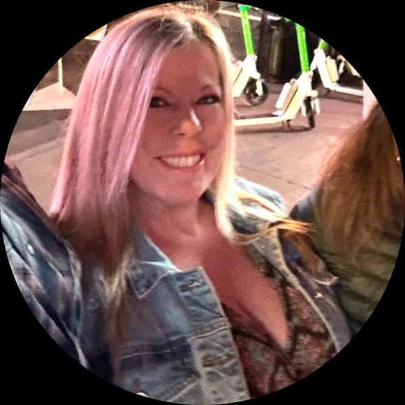 Profile Picture of Melody Mcafee (@melody_mcafee) on Poshmark