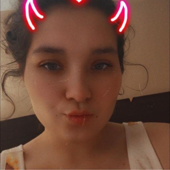 Profile Picture of Alexus Tacker (@alexustacker) on Poshmark