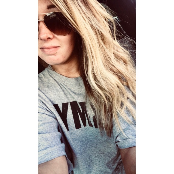 Profile Picture of Danielle Watts (@dnwxo) on Poshmark