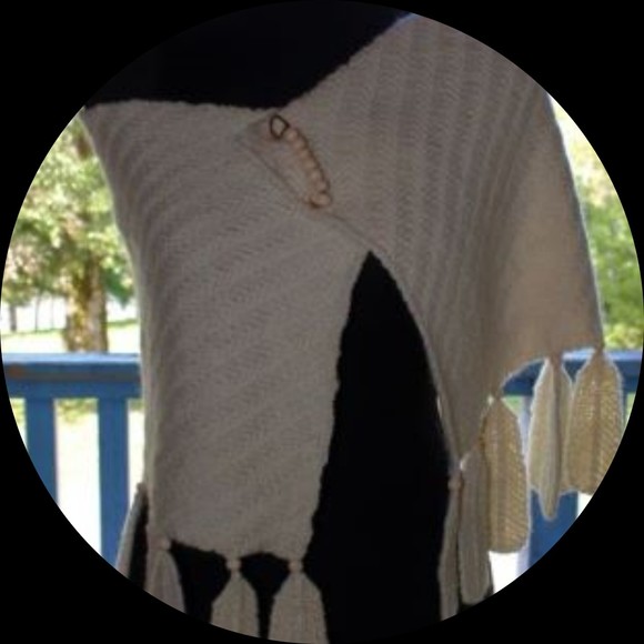 Profile Picture of Jeannie Tully (@stickknitting) on Poshmark