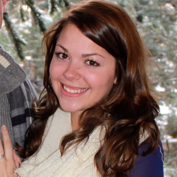 Profile Picture of Samantha Linnenkamp (@slinnenk) on Poshmark