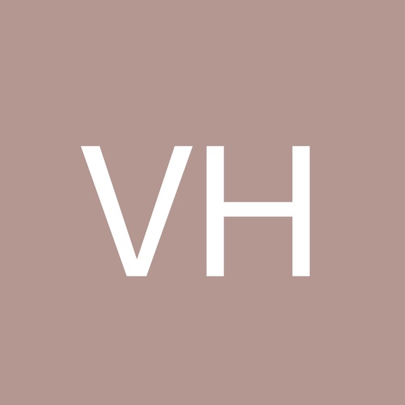 Profile Picture of Von Hulongbayan (@saintbenedict19) on Poshmark
