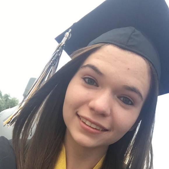 Profile Picture of Miranda Beisner (@mirandab15631) on Poshmark