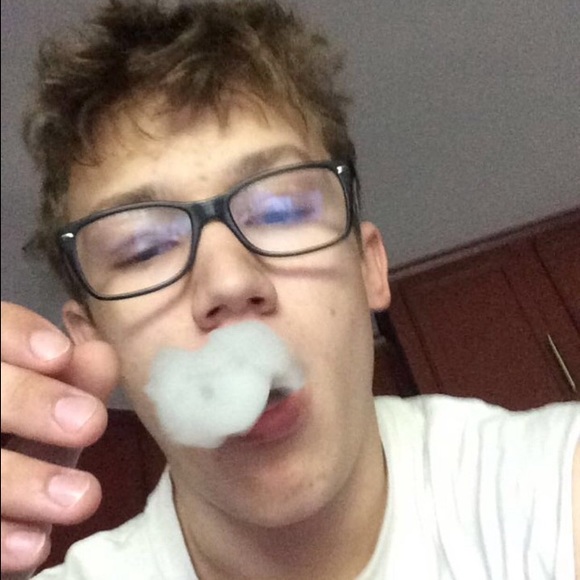 Profile Picture of Nicholas Snow (@snowdeine) on Poshmark