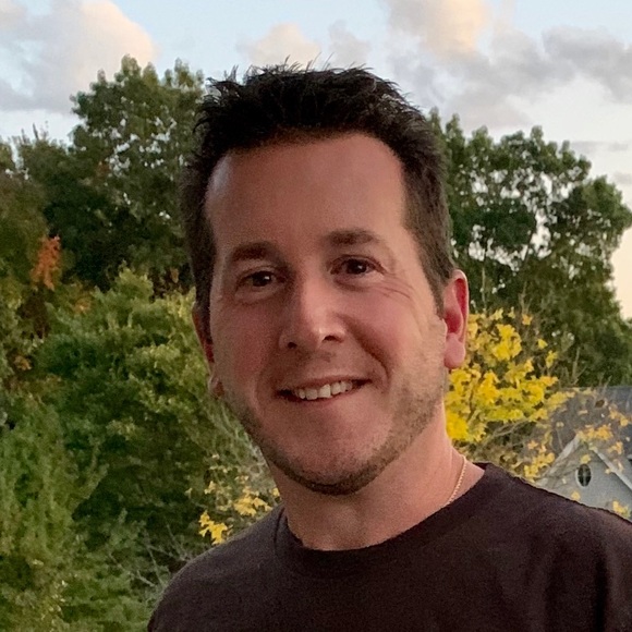 Profile Picture of Paul Basile (@paulbasile) on Poshmark