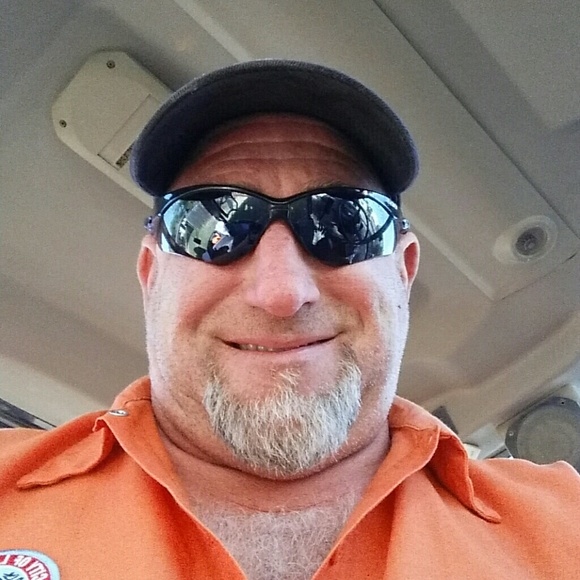 Profile Picture of Brian Neeley (@okieneeley) on Poshmark