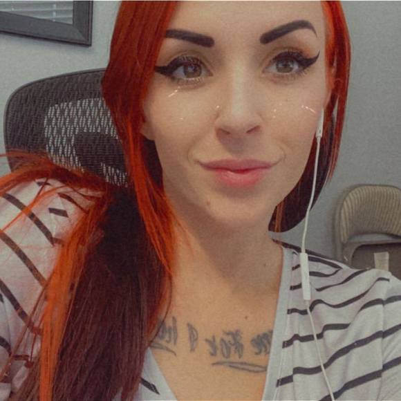 Profile Picture of Bethany Poston (@bethanyposton) on Poshmark