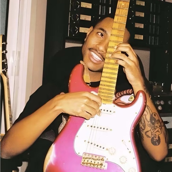 Profile Picture of Gavin Zarnowski (@gavin_zarnowski) on Poshmark