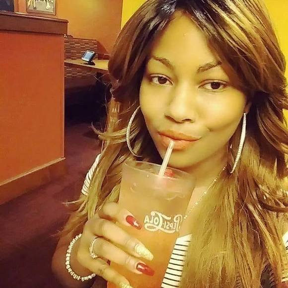 Profile Picture of Taseanna Calton-sneed (@sneed13) on Poshmark