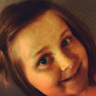 Profile Picture of Cora Roberts (@raccoon_2003) on Twitter