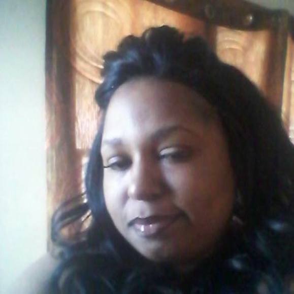 Profile Picture of Chakira Mixon (@fourchildren4) on Poshmark