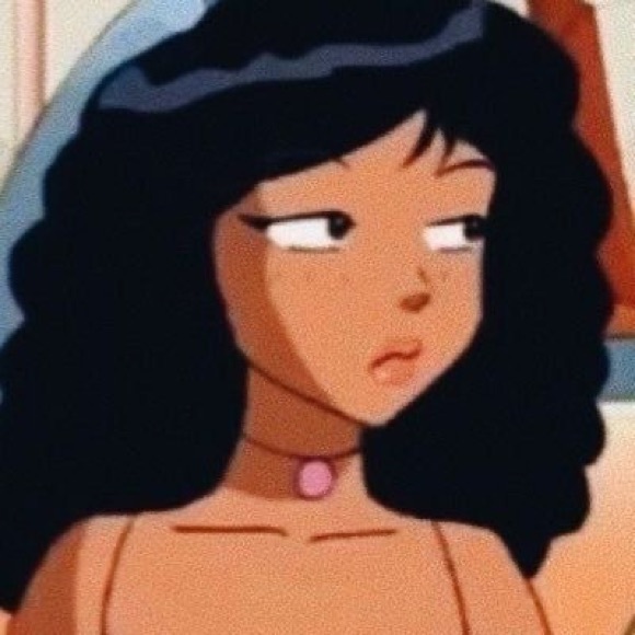 Profile Picture of Valerie Mackoul (@valeriem_23) on Poshmark