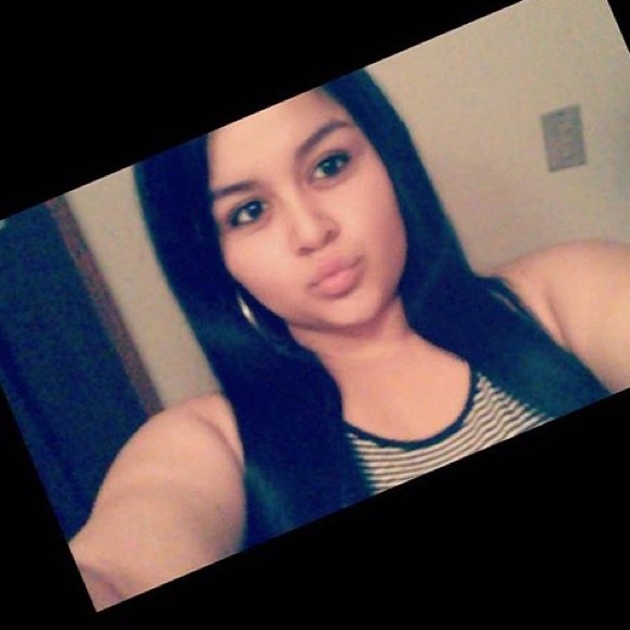 Profile Picture of Veronica Cabellaro (@veronica_00) on Poshmark