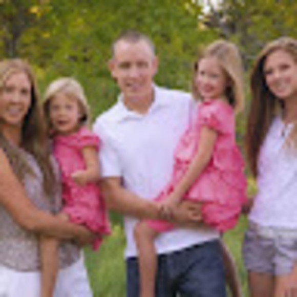 Profile Picture of Julie Killham (@juliekillham) on Poshmark