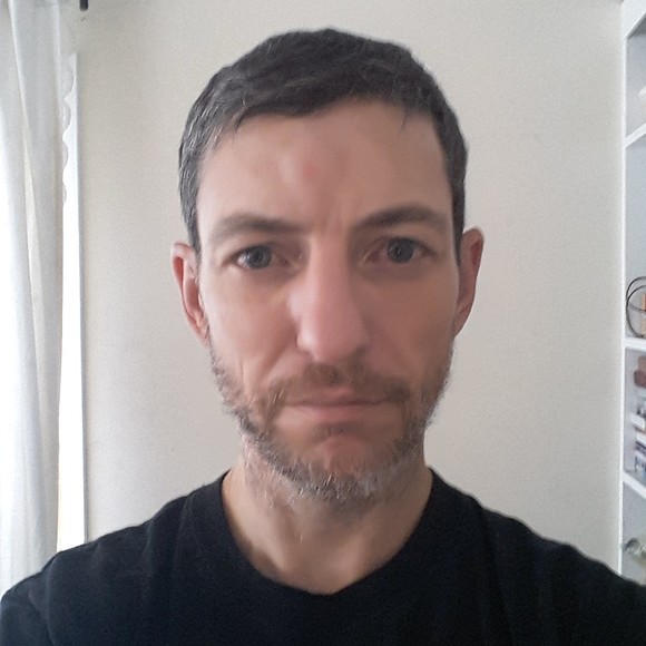 Profile Picture of Ivan Holubetz (@ivanho75) on Poshmark