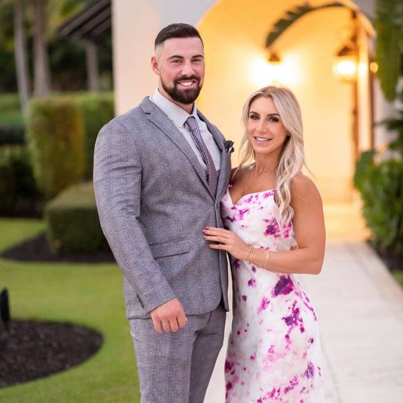 Profile Picture of Miranda Gruenewald (@mirandagruen) on Poshmark