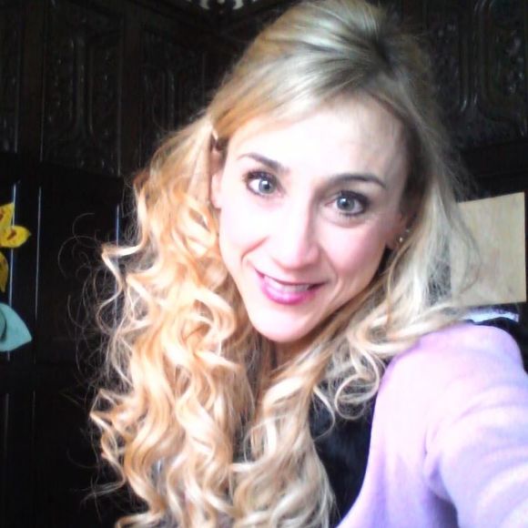 Profile Picture of Laura Colca (@lcolca2379) on Poshmark