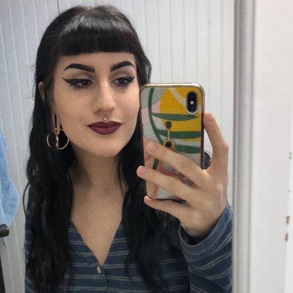 Profile Picture of Ally Daraiseh (@allydaraiseh) on Poshmark