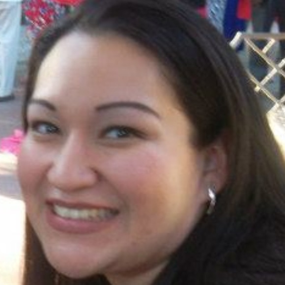 Profile Picture of Linette Fabian (@fabianl) on Poshmark