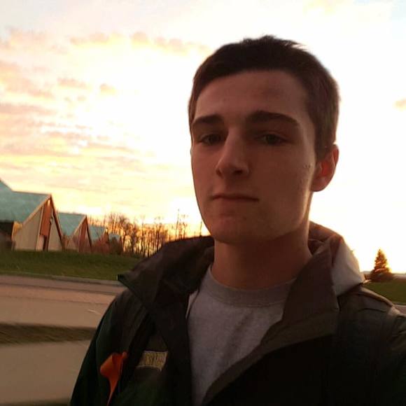 Profile Picture of Kevin Lenthe (@klenthe19) on Poshmark