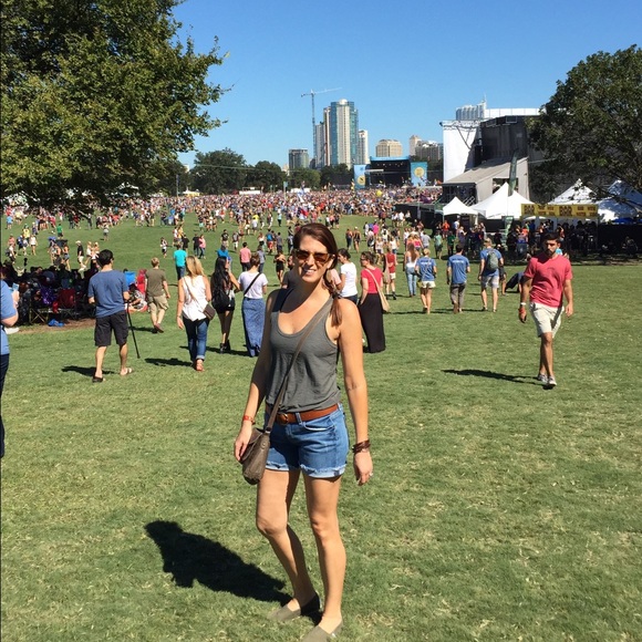 Profile Picture of Danielle Kennelly (@drkatx) on Poshmark