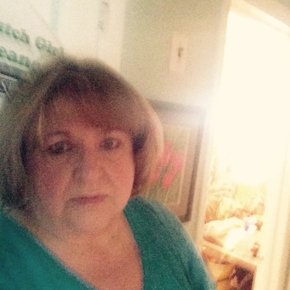 Profile Picture of Marilyn Fiasconaro (@jeansims) on Poshmark