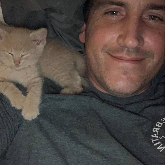 Profile Picture of Joel Orosz (@joelorosz) on Poshmark