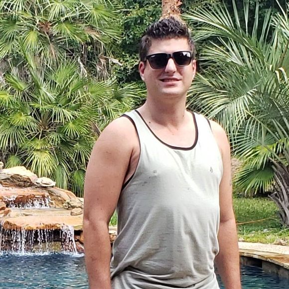 Profile Picture of Justin Ahramjian (@jahramjian1) on Poshmark