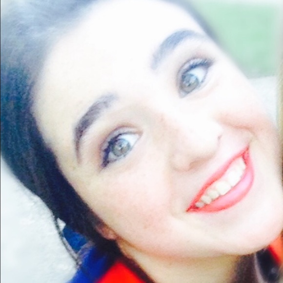 Profile Picture of Abby Lampard (@abbylampard_14) on Poshmark